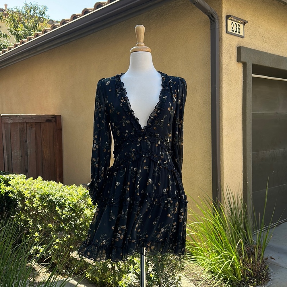 Navy floral flowy dress